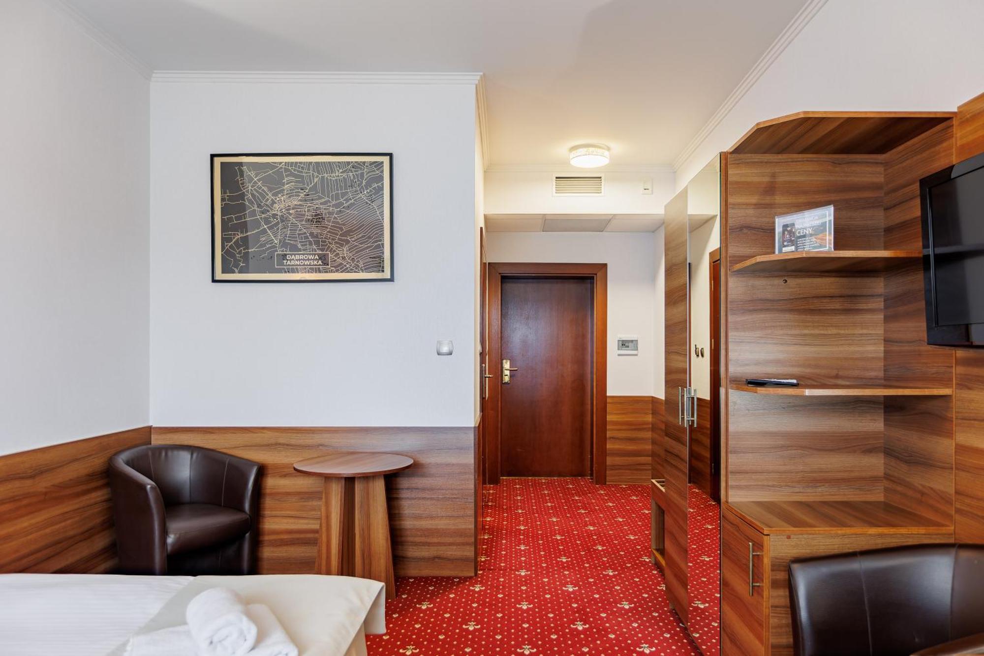 Hotel Cristal Park Dabrowa Tarnowska Экстерьер фото